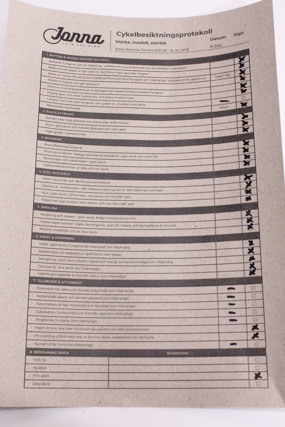 Rock Machine Torrent e30‑29 Silver/Svart - XL - Image 14