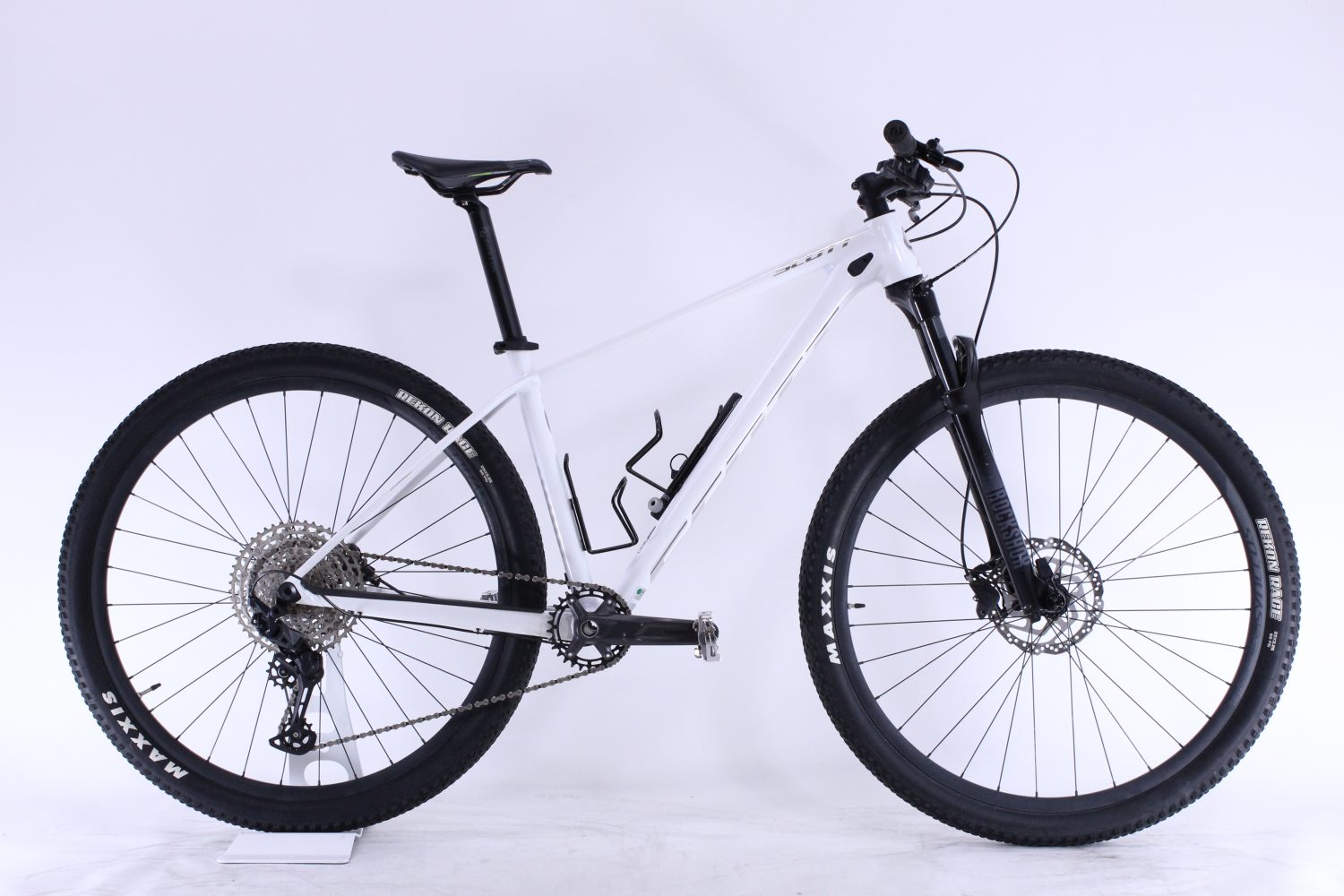 Scott Contessa Scale 930 - Medium